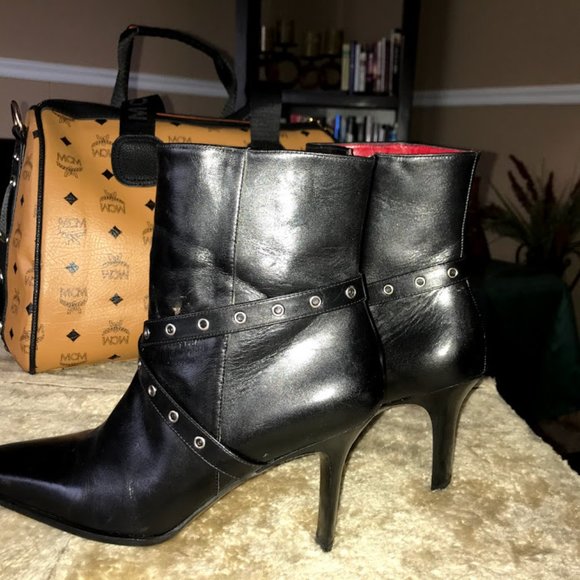Gianni Bini Shoes - Gianni Bini black booties